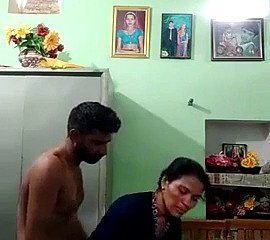 indian seksi pembantu rumah hari 1
