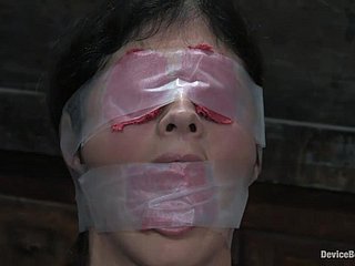 Brutalny fetysz vassalage z spanking, tortury sutek, blindfolding
