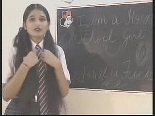 Yaramaz Hint üniversiteli kız cezalandırılır
