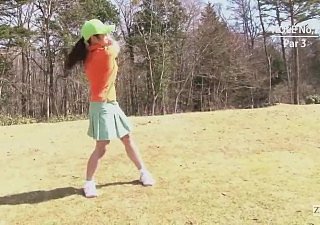 일본 골프 야외 바닥이없는 미니 스커트 입으로 페널티 라운드