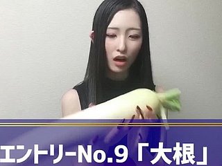 Het orgasme fore-part het Japanse meisje rangschikt met groentemasturbatie