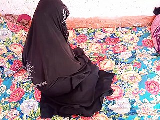 Pakistani Muslim hijab girl lovemaking with old-fashioned