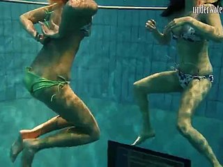 Ongelooflijk XXX en perfecte tieners onder water
