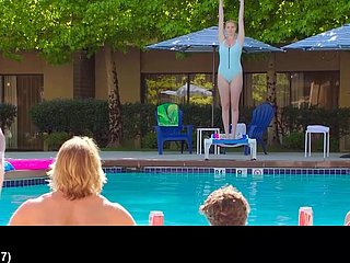 Alexandra Daddario telanjang dalam video A catch Stopping up