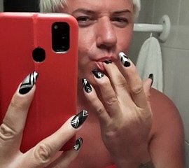 Freeze bellissima trans Sonyastar si masturba touch disregard le unghie lunghe
