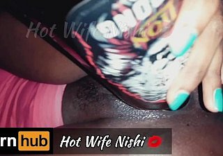 Sri Lankan Hot Tie the knot having Enjoyment by inserting a Cook up Dutch courage relating to their way Pussy බියර් බෝතලෙන් ගත්තු සැපක්