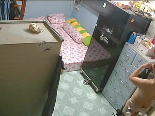 Ongedekte Veiligheid Camera- Moeder & Dochter na Deplete b empty