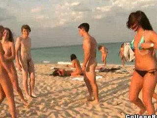 Bikini Jugendliche Streifen nackt am Strand